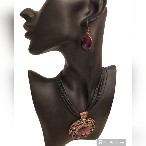 VINTAGE PURPLE RHINESTONE & BRASS PENDANT CORD STATEMENT NECKLACE & EARRINGS SET - Picture 2 of 6